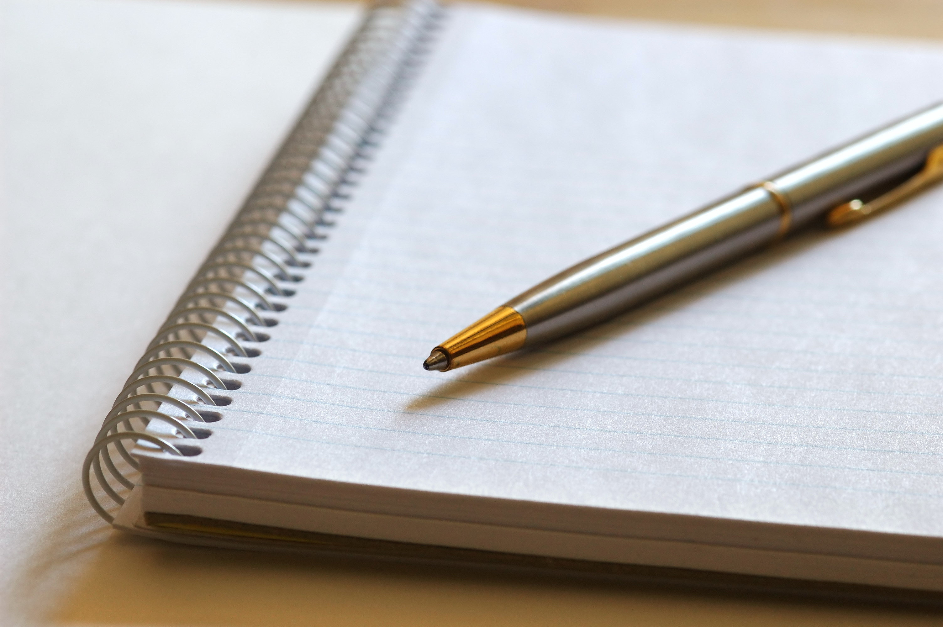 Pen pencil book. Тетрадь и ручка. Листочек с ручкой. Лист бумаги и ручка. Авторучка на листе.